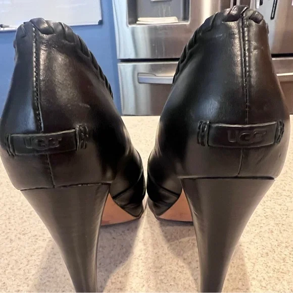 UGG Leather Jamison Black Platform Ankle Bootie Heels Sheepskin Lined Size 5.5 - Picture 13 of 14